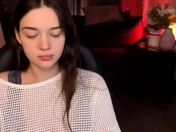 chloe_ember_ – webcam model profile photo Image 2