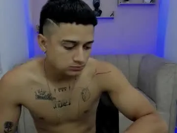 little_anitta – webcam model profile photo Image 11