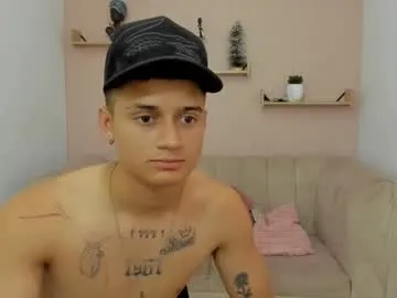 little_anitta – webcam model profile photo Image 4