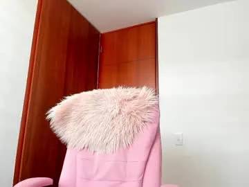 loiskapoi – webcam model profile photo Image 11