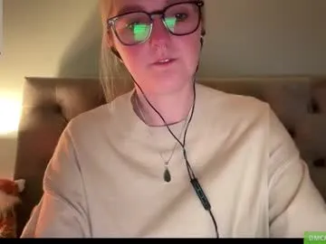 ava_delightt – webcam model profile photo Image 4