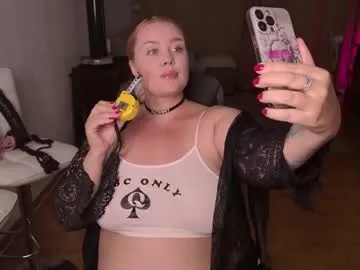 sweetyoops – webcam model profile photo Image 12