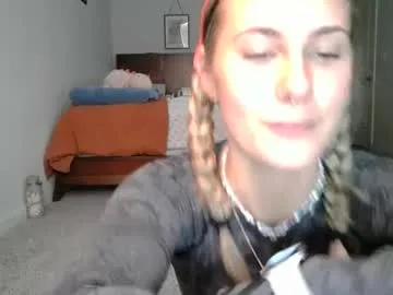 littlejennifer18 – webcam model profile photo Image 9