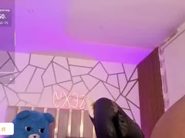 sexy_hot_friends_ – webcam model profile photo Image 16