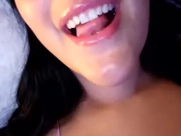 blue_bow – webcam model profile photo Image 6