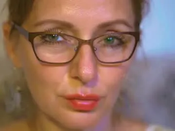 loving_ladies – webcam model profile photo Image 11