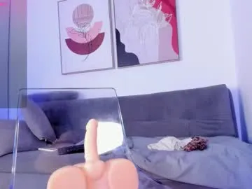 ami_sweet_19 – webcam model profile photo Image 7