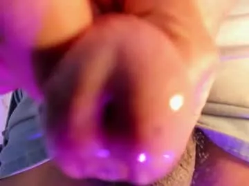 allayah – webcam model profile photo Image 19