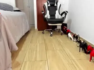 darknes_lilith18 – webcam model profile photo Image 8