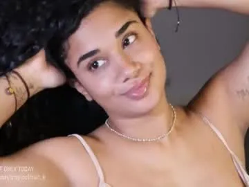 blue_bow – webcam model profile photo Image 15