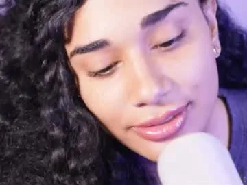 blue_bow – webcam model profile photo Image 7