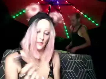 sweetyoops – webcam model profile photo Image 2