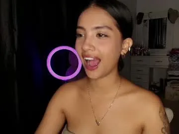 peachylina – webcam model profile photo Image 12