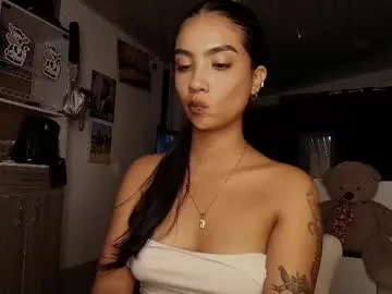 peachylina – webcam model profile photo Image 13