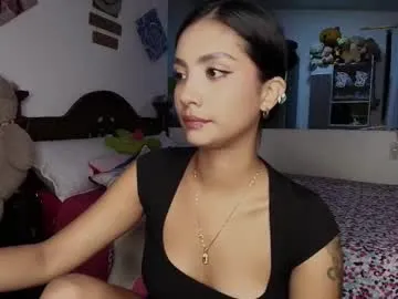 peachylina – webcam model profile photo Image 16