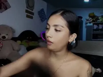 peachylina – webcam model profile photo Image 17