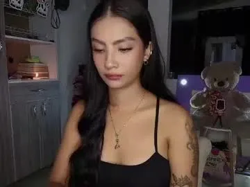 peachylina – webcam model profile photo Image 2