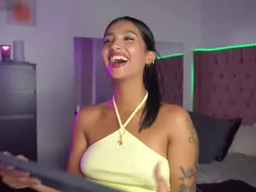 peachylina – webcam model profile photo Image 8