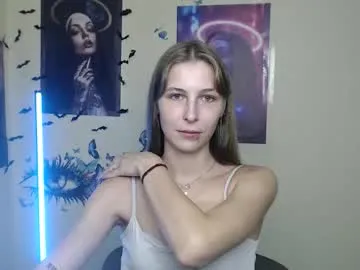 blue_bow – webcam model profile photo Image 11