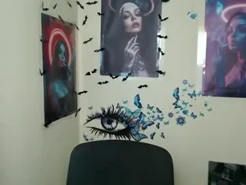 blue_bow – webcam model profile photo Image 2