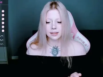 pinkypuppa – webcam model profile photo Image 10