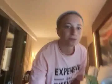 pinkypuppa – webcam model profile photo Image 10