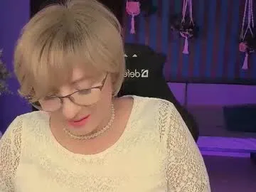 IngridSaint – webcam model profile photo Image 14