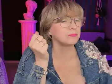 IngridSaint – webcam model profile photo Image 16