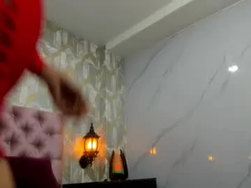 peachylina – webcam model profile photo Image 10