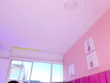 saramonroe1 – webcam model profile photo Image 4