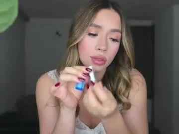 nympho_nathy_sophi – webcam model profile photo Image 7