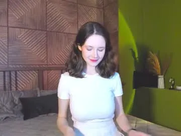 party_4_u – webcam model profile photo Image 5