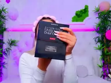 sweetdesiree_ – webcam model profile photo Image 16