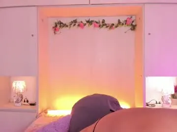 super_peach – webcam model profile photo Image 15