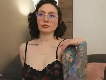 syndicete – webcam model profile photo Image 15