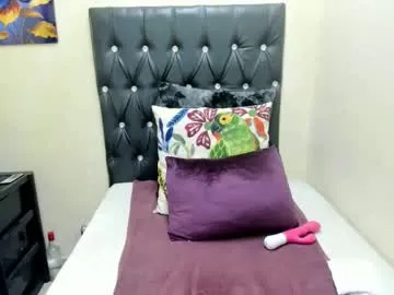 sexy_hot_friends_ – webcam model profile photo Image 16