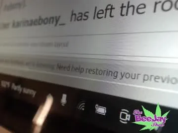 peachylina – webcam model profile photo Image 8