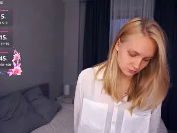 sexy_bitches_bisex – webcam model profile photo Image 2