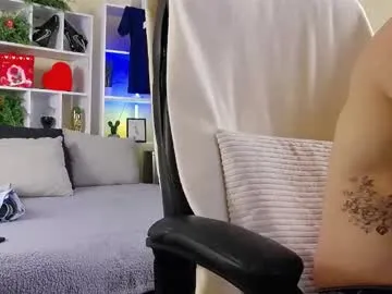 karlenegries – webcam model profile photo Image 2