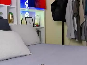 karlenegries – webcam model profile photo Image 4