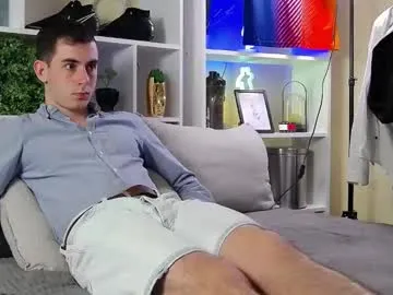 karlenegries – webcam model profile photo Image 6