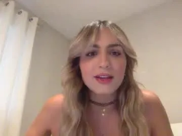 emily_____ – webcam model profile photo Image 2