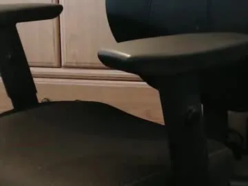 tarantino_girl – webcam model profile photo Image 17