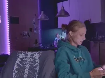 tiameakin – webcam model profile photo Image 14