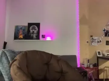 tiameakin – webcam model profile photo Image 2