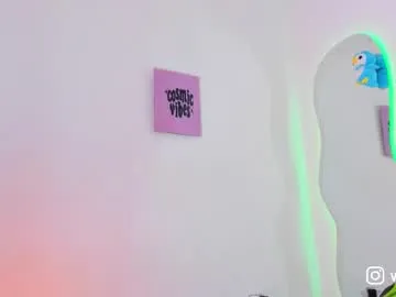 alenacapricious – webcam model profile photo Image 13