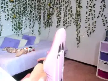 petites_perles – webcam model profile photo Image 14