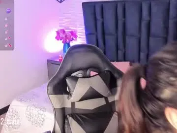 moonssslh – webcam model profile photo Image 3