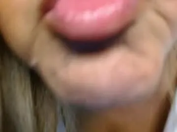 sweetyoops – webcam model profile photo Image 18