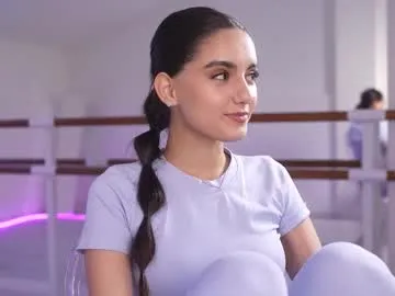 pinkadele – webcam model profile photo Image 3